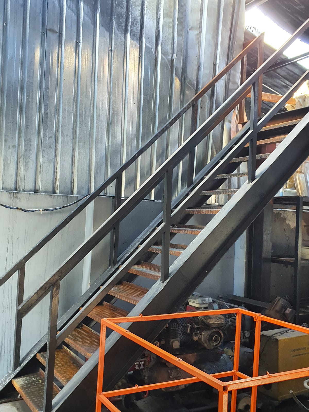 S & T Projects and Roofing Specialists